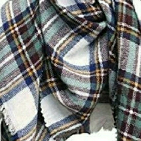 Tickled Pink Plaid Blanket Scarf PRICE FIRM - Picture 2 of 3